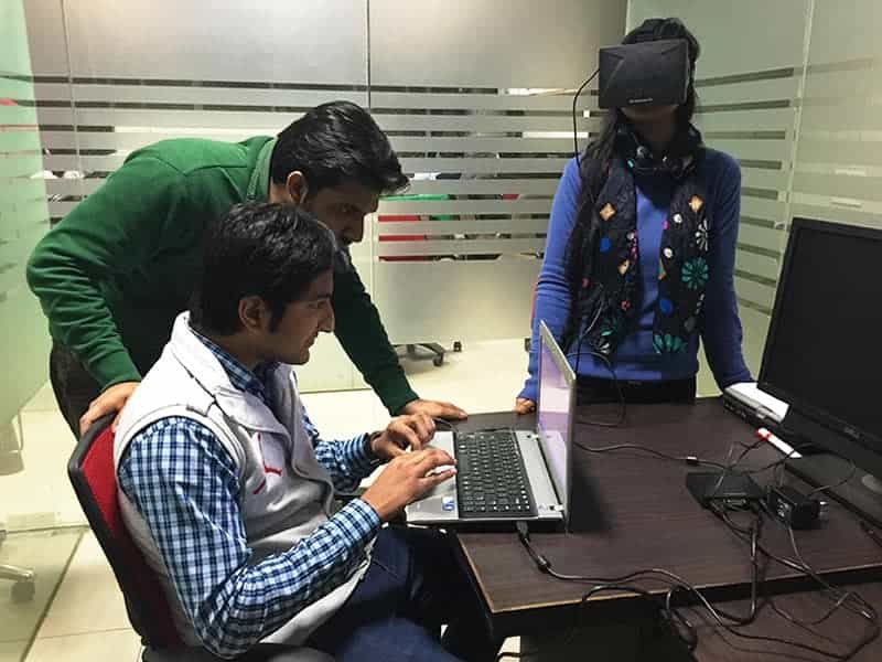 Aquevix dev team testing the Oculus